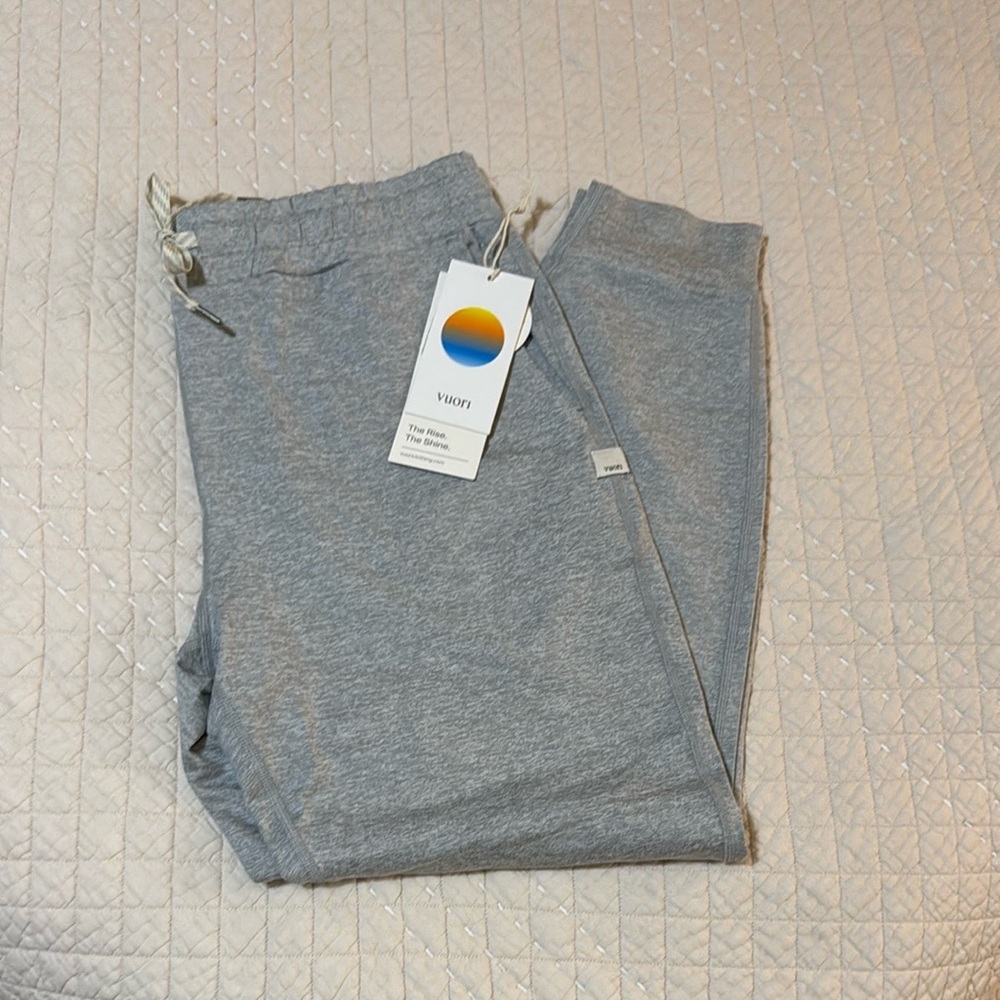 Vuori Joggers. Brand new!